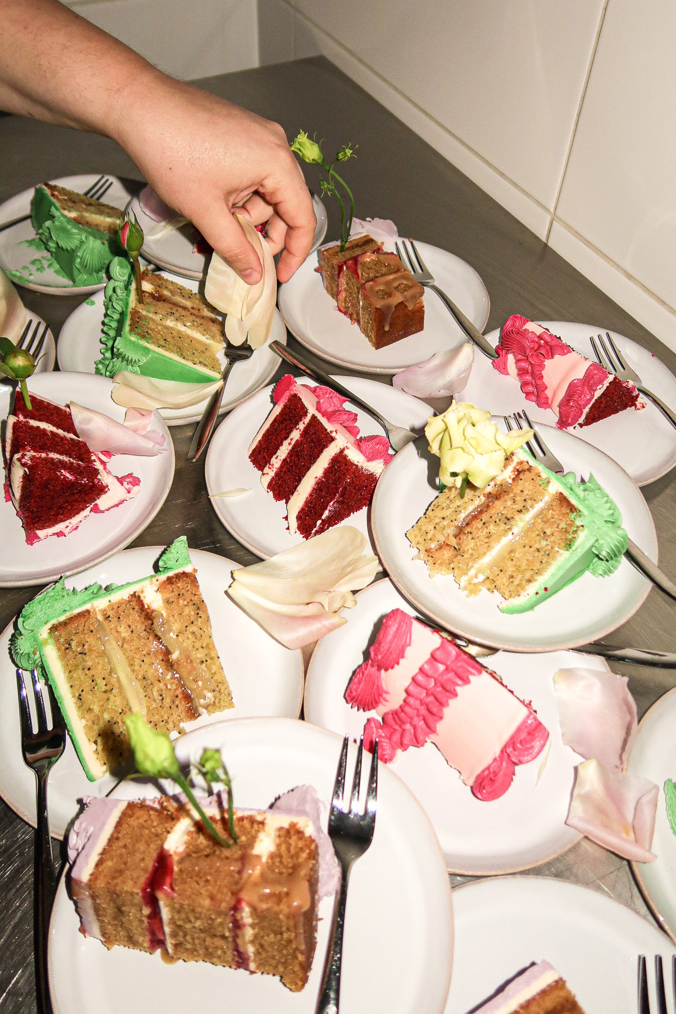 Leipomo ja catering Helsingin sydämessä – arjen pieniin iloihin ja elämän suuriin juhliin